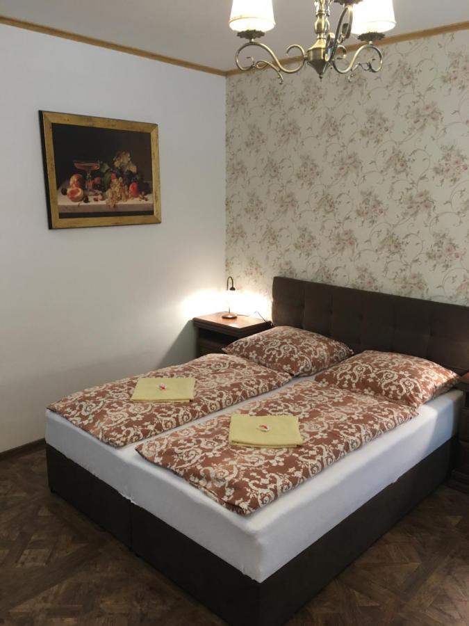 Hotel Bynovecký Zámeček Exteriér fotografie