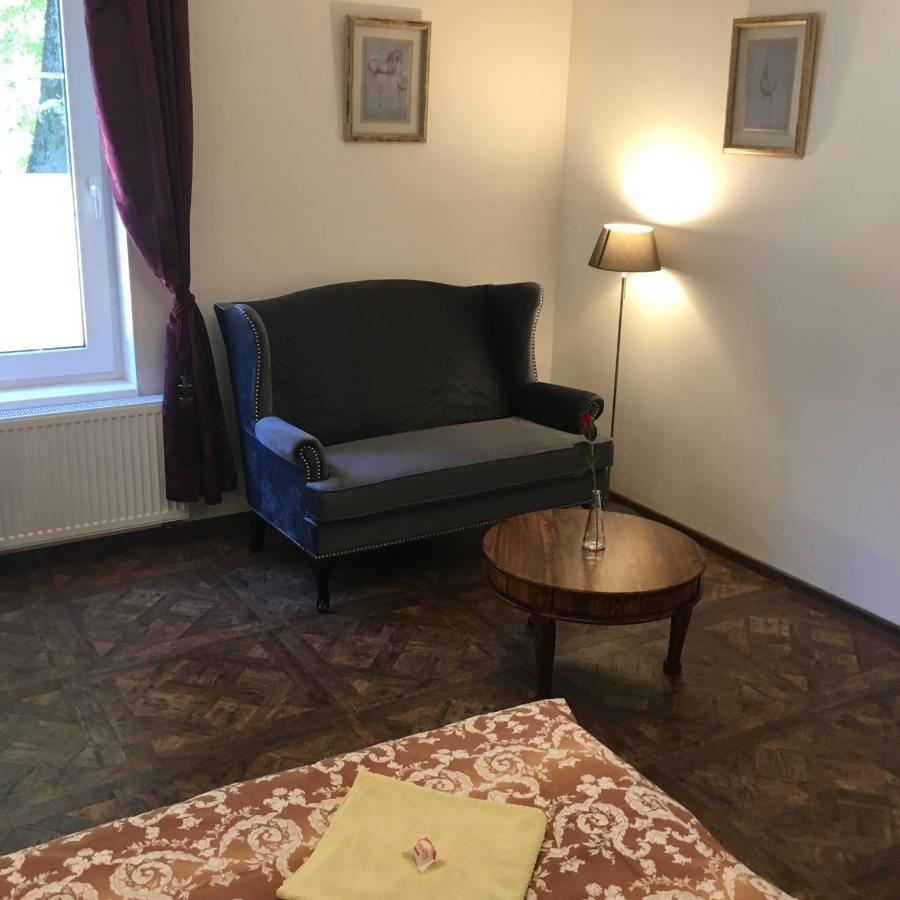 Hotel Bynovecký Zámeček Exteriér fotografie