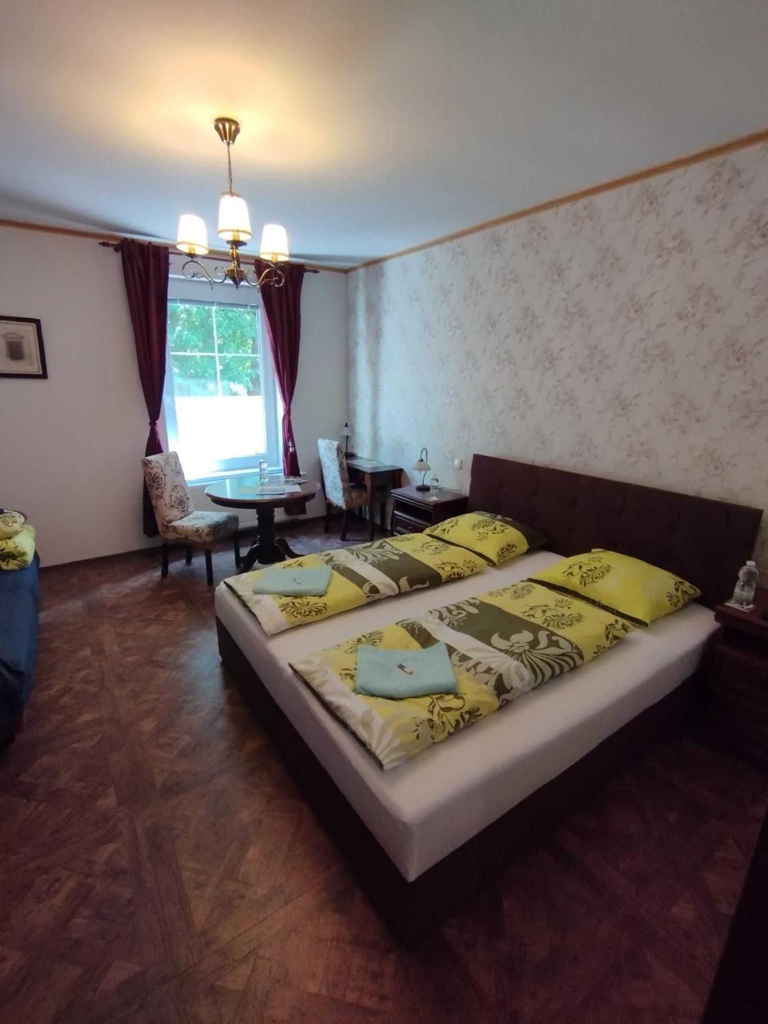 Hotel Bynovecký Zámeček Exteriér fotografie