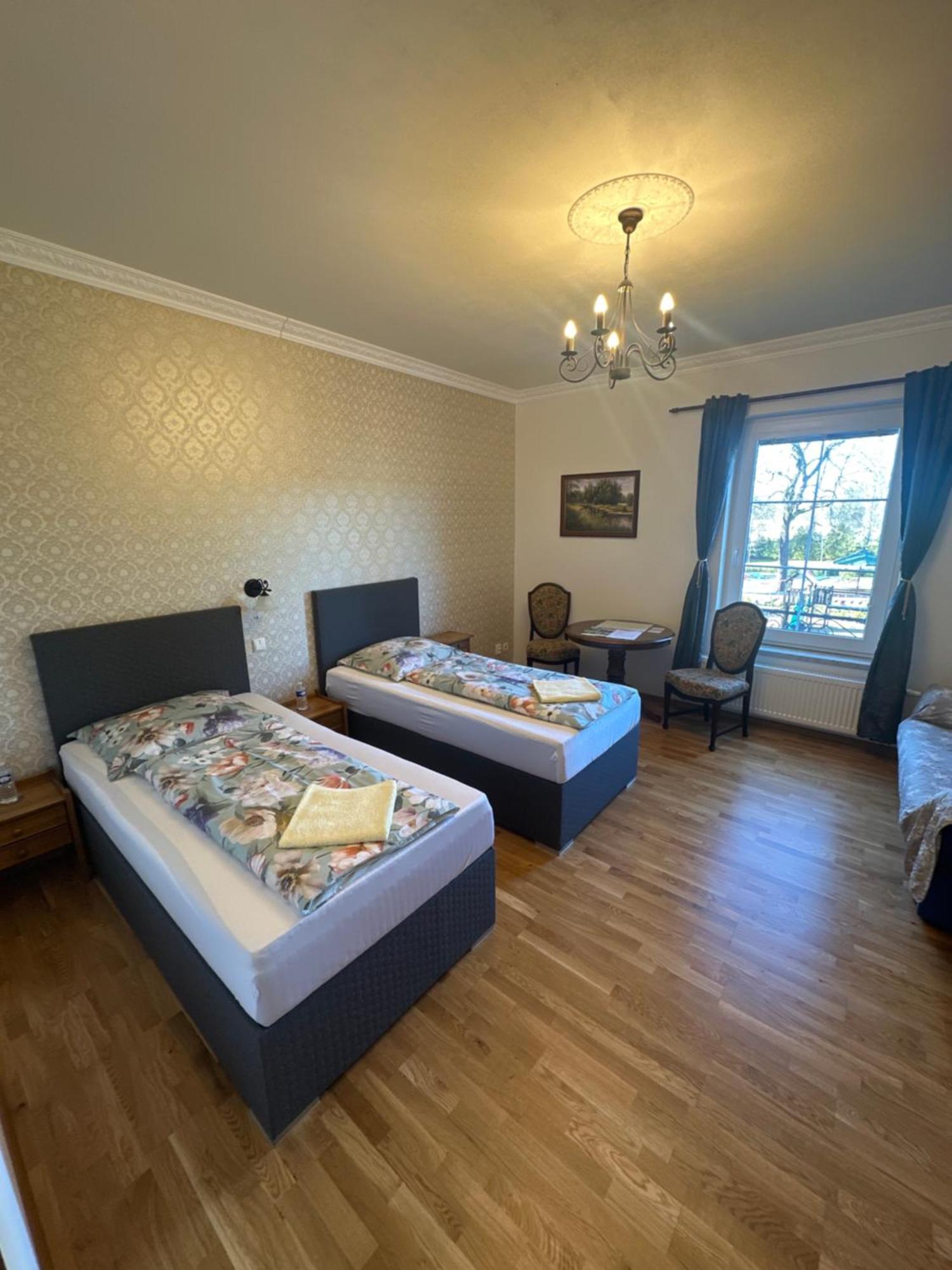 Hotel Bynovecký Zámeček Exteriér fotografie