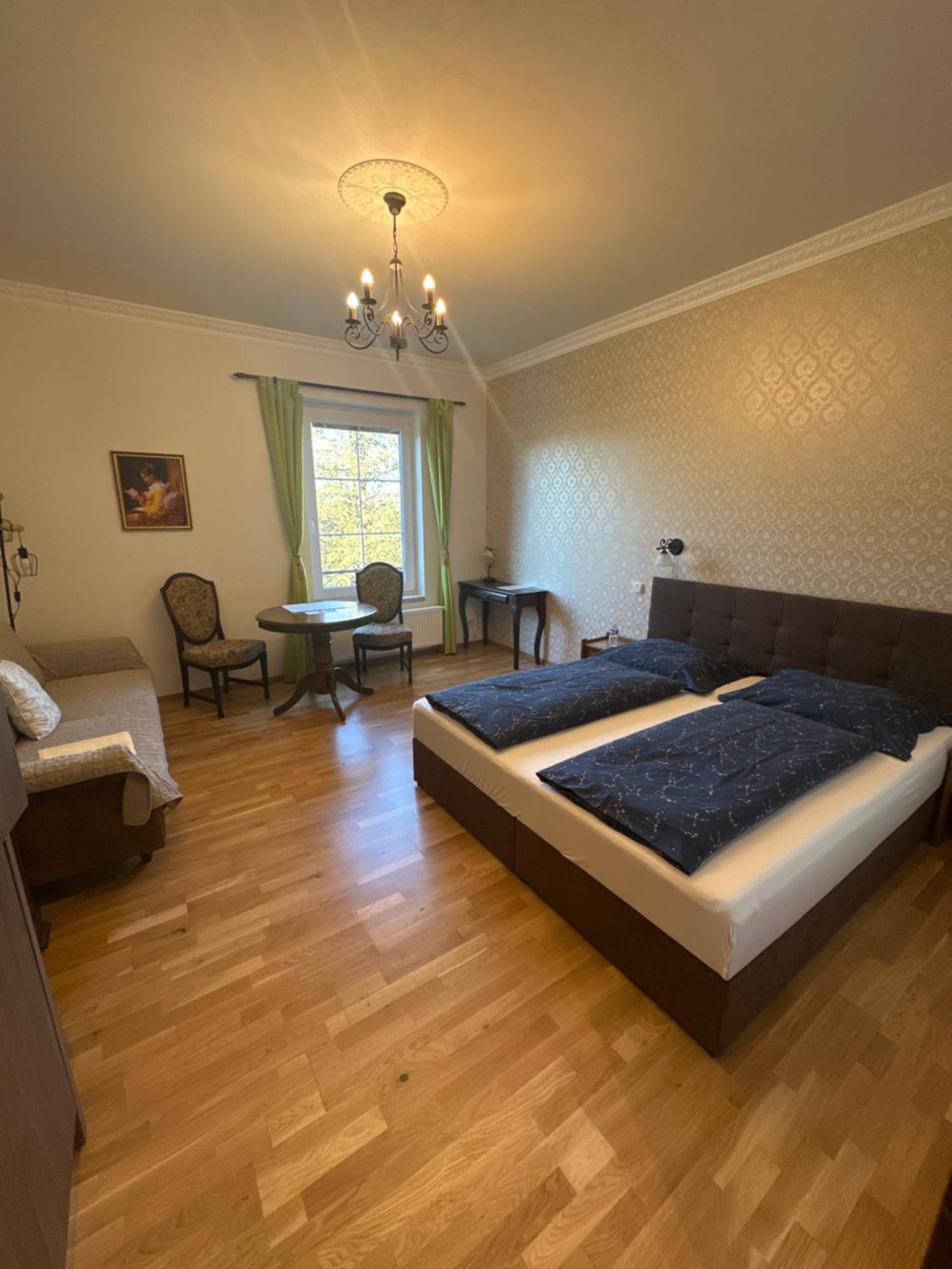 Hotel Bynovecký Zámeček Exteriér fotografie