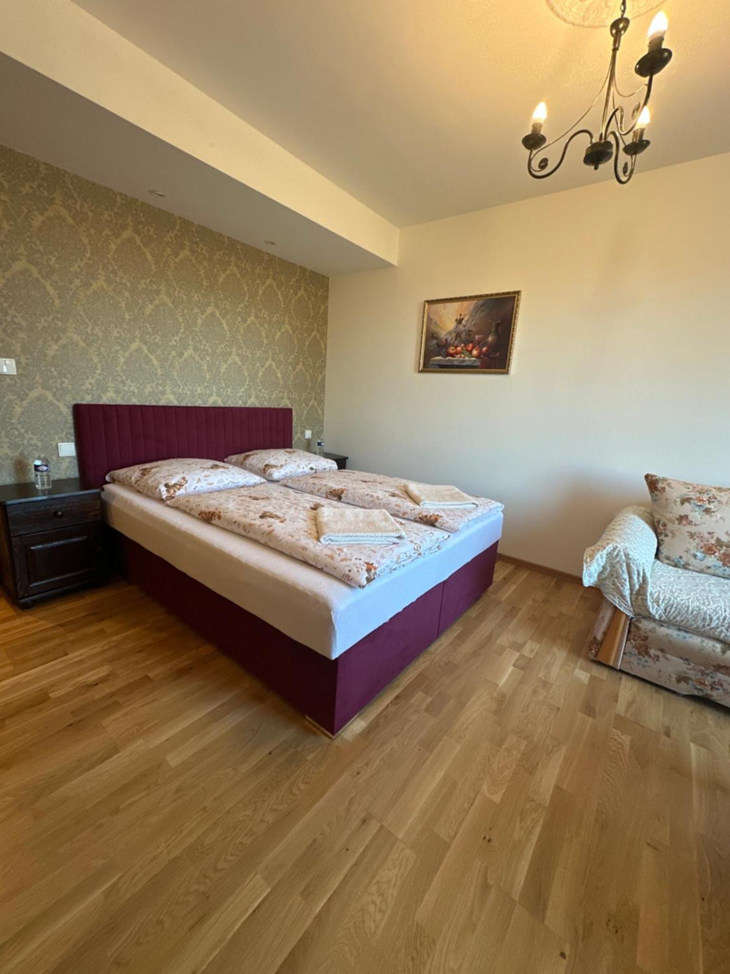 Hotel Bynovecký Zámeček Exteriér fotografie