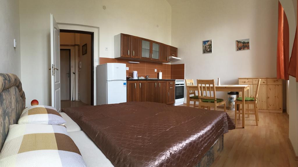 Hotel Bynovecký Zámeček Exteriér fotografie